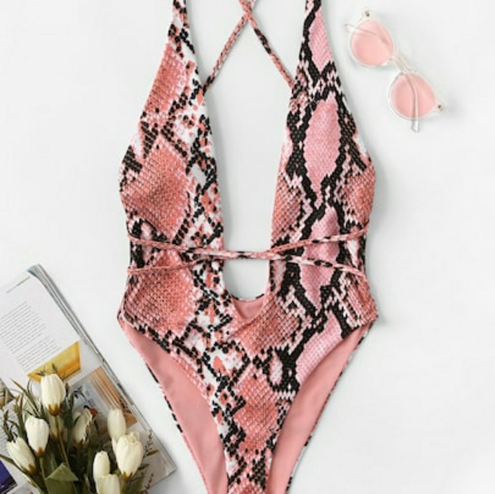 🍍One Piece Snake Print Swimsuit🍍